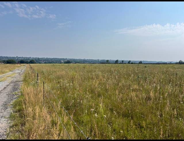 108,000M² VACANT LAND FOR SALE IN WONDERWATER
